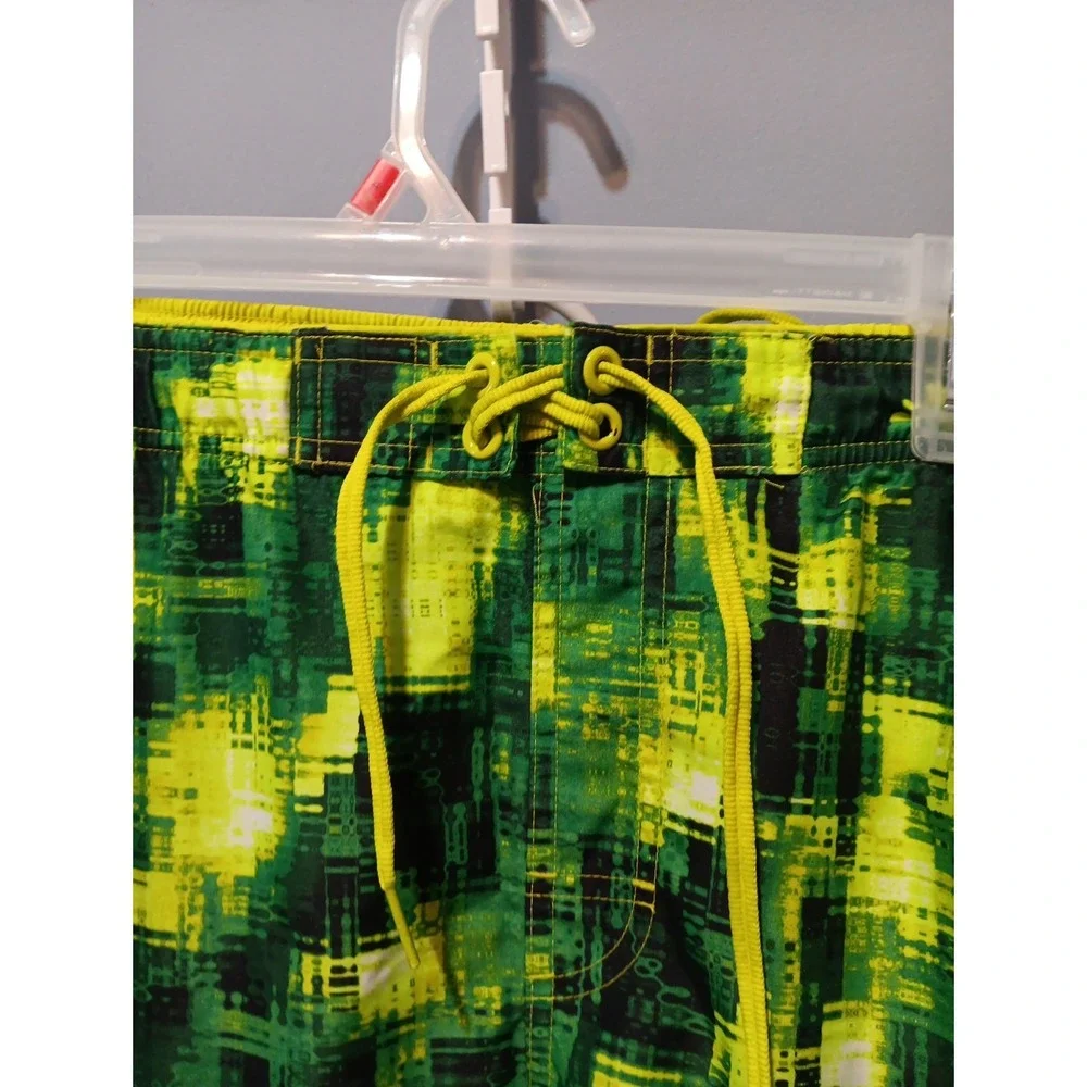 Nike Swim Trunks Mens M Green Neon Swoosh Logo Elastic Waist Drawstring NWOT